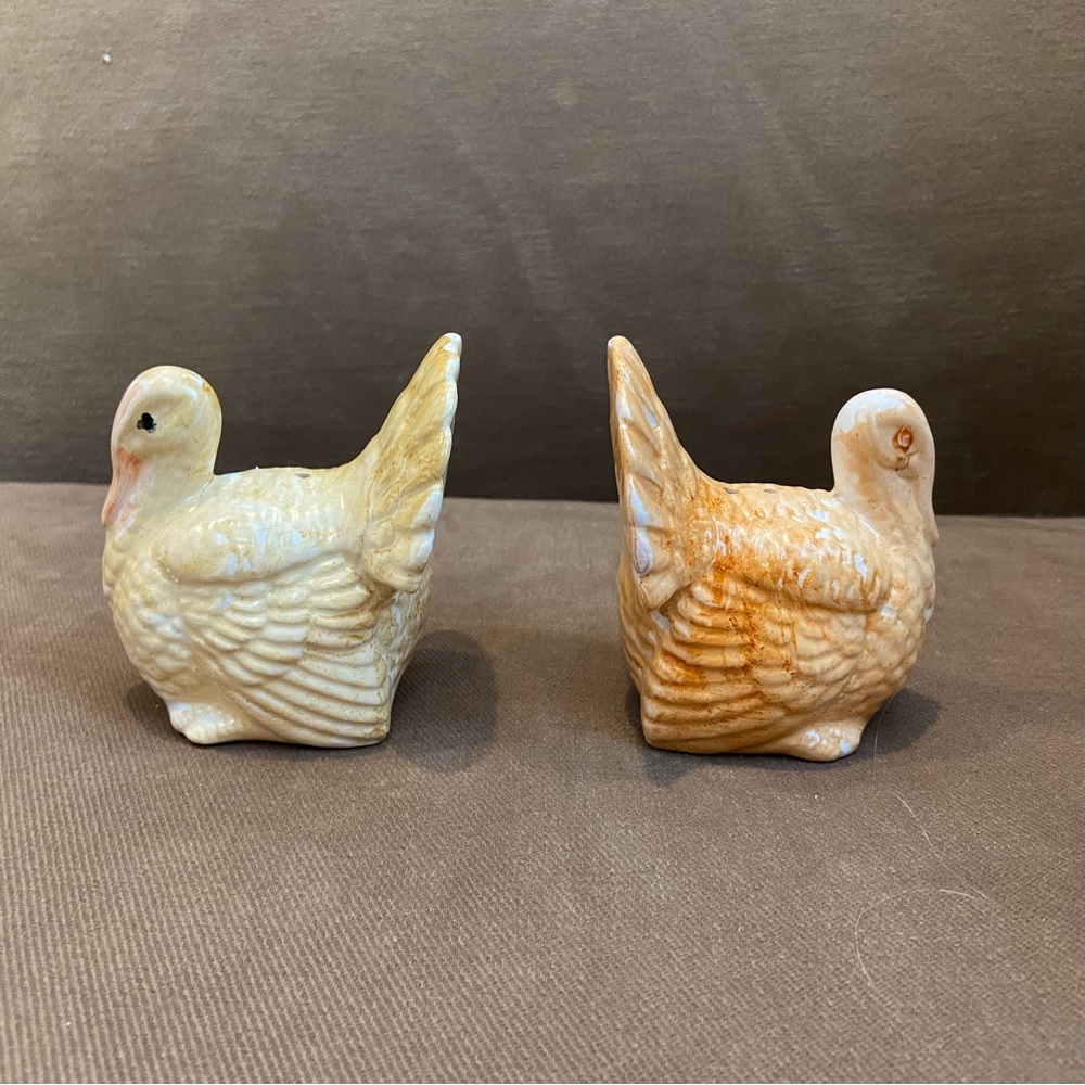 VINTAGE JAPAN TURKEY SALT & PAPER SHAKERS